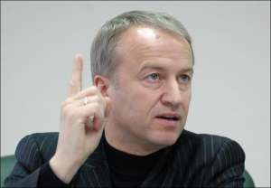 Александр Зинченко говорит, с января большинство киевлян перейдут на новые транспортные карточки