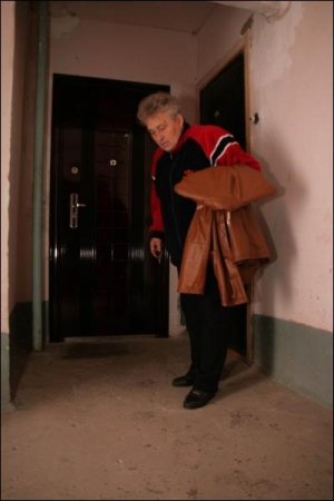 Тернополянка Ганна Завітій першою побачила розлиту ртуть біля дверей квартири
