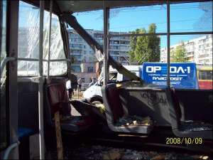 Пасажирський салон тролейбуса, який у четвер потрапив у аварію на вулиці Тимошенка