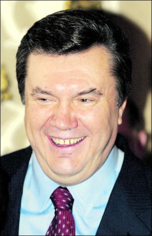 В 2004 году в анкете кандидата в президенты лидер ”Регионов” Виктор Янукович сделал 14 орфографических ошибок