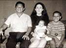 Мати знову вийшла заміж, і 1967 року сім&#39;я переїхала в Індонезію 