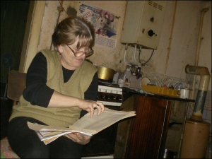 Єлизавета Лендєл у будинку покійного чоловіка Володимира в жовтні 2008 року. 10 листопада жінку вигнали на вулицю