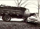 Фото с места автокатастрофы 11 апреля 1979 года. Грузовик разбил ”волгу” Леонида Быкова
