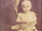 Мать актера Зинаида Быкова с сыном на руках
