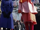 Доньки Обами сприйняли церемонію по-різному. Старша Малія (ліворуч) поводилася стримано. Молодша Саша гримасувала, а потім почала нудитися й позіхати