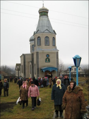 Храм у селі Хоменки Шаргородського району опечатаний з 27 грудня минулого року. На підтримку колишнього настоятеля віруючі зібрали 1255 підписів