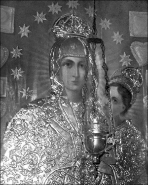 Два года назад посветлели лики Богородицы и Спасителя на иконе Божьей Матери в храме Успения Богородицы в городе Бар на Винниччине