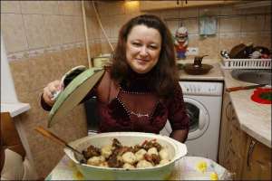 Киянка Жанна Євицька картопляні полтавські галушки готує зі свинячими реберцями чи качкою. Першу страву приготувала у п’ятому класі