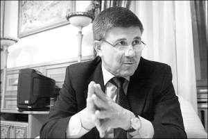 Віце-прем’єр-міністр Іван Васюник каже, що до кризи у Євро-2012 планувалося вкласти 150 мільярдів гривень