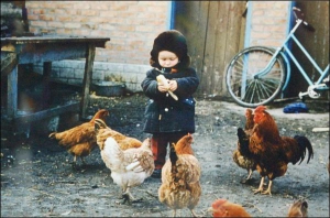 Фотографію ”Маленький пташник” Леонід Мілевський зробив у селі Макар-Буда на Київщині. Фотограф звідти родом
