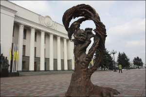 Болгарський монумент Шевченку стоятиме в Києві ще 2 дні