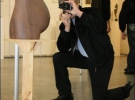 Ющенко на скульптурній виставці в Українському домі, у Києві. 17 березня 2008 р.