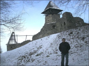 Турист из села Довгое Иршавского района Закарпатья Юрий Ловга часто бывает около Невицкого замка. Крепость, которую не отстраивали со времен средневековья, пытаются восстановить энтузиасты объединения ”Невицкий замок”