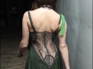 Під мереживом сукні у Надії Мейхер видно початок татуювання, яке закінчується на середині зовнішнього боку лівого стегна
