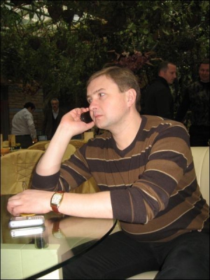 Петро Мага у столичному ресторані ”Aвалон” неподалік Володимирського собору. Січень 2009 року