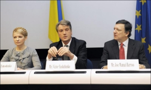 Юлия Тимошенко, Виктор Ющенко, Жозе Мануэль Баррозу во время пресс-конференции в Брюсселе. 23 марта  2009 г.