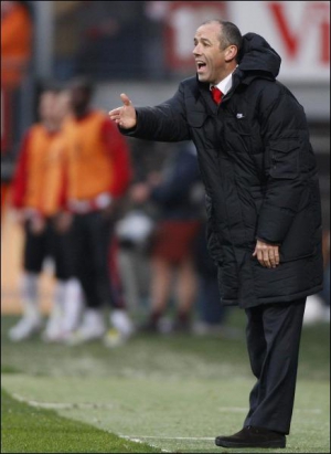 Нынешний тренер ПСЖ Поль Ле Гуен в конце 2005 года мог возглавить киевское ”Динамо”