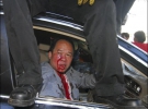 Водитель тайского провластного политика Нифона Промпана пострадал от нападения демонстрантов