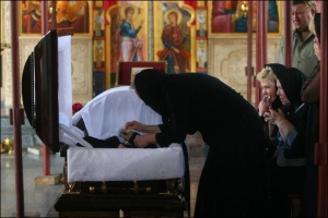 Родина прощається з покійним Володимиром Кисілем у понеділок увечері в Свято-Покровському монастирі столичного Голосієва