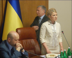 Юрий Ехануров во время заседания правительства, на котором возникла словесная перепалка между ним и Юлией Тимошенко, 20 мая 2009 года