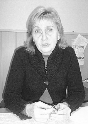 Заступник головного державного санітарного лікаря Полтавщини Наталія Горбенко: ”У кліща в слині є знеболююча речовина, що не дає змоги відчути, коли він упивається в тіло”