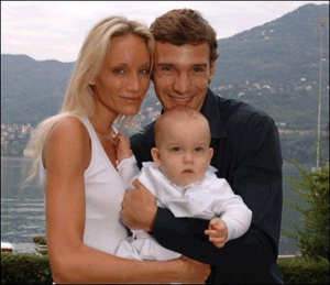 Андрій Шевченко та його дружина Крістен Пазік разом з сином Джорданом після його хрестин у вересні 2005 року. Нині Джордану 4,5 роки. Подружжя має ще Крістіана, який народився у листопаді 2006-го