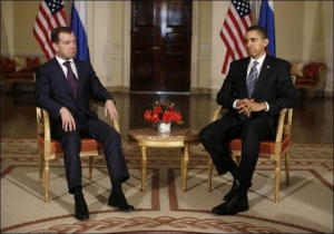 Первая встреча Медведева с Обамой в рамках саммита Большой двадцатки в Лондоне. 1 апреля 2009