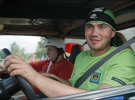 ”Регіонал” Віктор Янукович-молодший півроку переробляв автомобіль для перегонів. Поруч сидить його друг та штурман Сергій