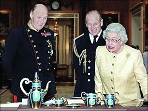 На традиционные чаепития в саду Букингемского дворца королева Великобритании Елизавета ІІ с начала года истратила 600 тысяч фунтов