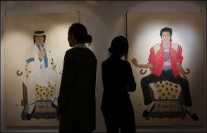 Перед аукционом портреты Майкла Джексона выставили в художественной галерее столицы Кореи Сеула