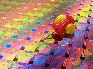 5-нанометровые чипы Intel. Фото пресс-службы компании