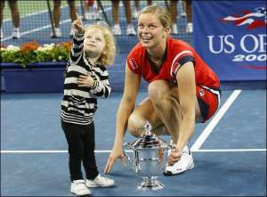 Бельгійка Кім Клійстерс виграла жіночий турнір чемпіонату США. Вона два роки не виступала через народження дитини і отримала спеціальне запрошення на турнір