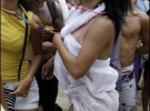 В Рио стоит жара. Бразильянки приходили на пляж в купальниках