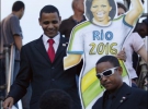 Бразильський комік прийшов на пляж під виглядом американського президента Барака Обами. Із собою приніс зображення першої леді США