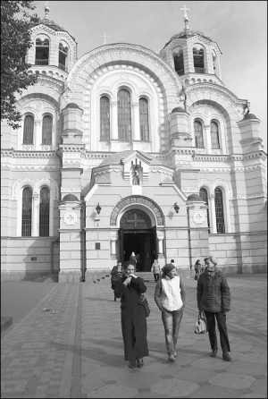 Владимирский собор в центре Киева. Цену на венчание в нем подняли наполовину, а на отпевание - вдвое