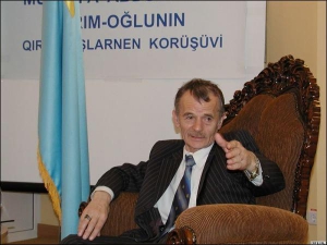 Керівник Меджлісу кримських татар Мустафа Джемільов попросив у міліції для охоронців зброю із бойовими набоями