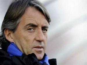 Роберто Манчіні працював головним тренером ”Фіоретини”, ”Лаціо” та ”Інтера”. З літа 2008 року — безробітний