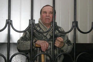Снимок сделан во время оглашения первого приговора по делу бывшего сотрудника милиции Вячеслва Синенко. 12 февраля 2007 года ему дали высшую меру наказания за убийство сразу 6 лиц и покушение на жизнь еще 3-х