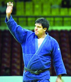  Євген Сотников завоював бронзову медаль на чемпіонаті Європи з дзюдо у Лісабоні у квітні 2008 року