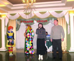 Голова міської організації дітей-інвалідів та інвалідів з дитинства Ольга Григорук від імені членів асоціації дякує Олександрові Мамаю за влаштоване свято