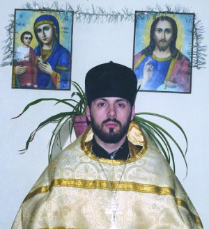 Священик Олександр Носадчук писав пісні, організував церковний хор. Товаришував із прокурором Василем Харчуком