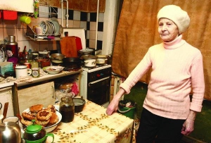 На Новий рік киянка Марія Гарячук приготувала голубці, холодець, спекла пиріжків і натушкувала картоплі. Торік купувала свинину. Цьогоріч замість неї взяла ковбаси на 20 гривень