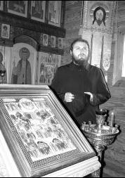Отец Феофан проводит экскурсии в Святогорской Свято-Успенской лавре на Донбассе