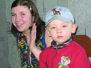 Алиса Артеменко из Чернигова с сыном Владиславом. Она простила мужа, который ее побил