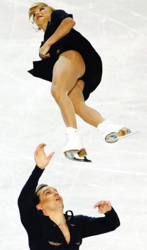 Тетяна Волосожар та Станіслав Морозов під час виконання довільної програми на чемпіонаті Європи у Таллінні