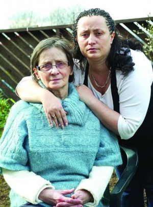 Гитта Джерант и Энк Энусис уверяют, что 91-летний Вилли умер по дороге в больницу, а они этого не заметили