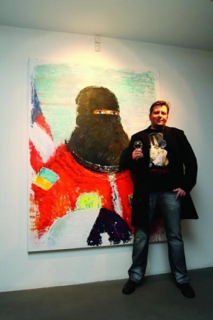 Одесский художник Игорь Гусев мусульманку Гюльчатай изобразил в парандже и скафандре. На рукаве у нее украинские герб и флаг. ”Западным феминисткам не мешало бы немного прислушиваться к исламским канонам. Было бы больше счастливых семей”, — говорит художн