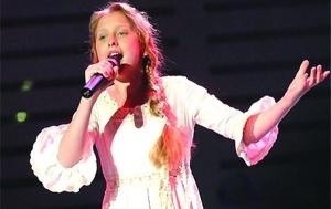 Дарія Швецова, 13 років, із Донецька позбулася заїкання після конкурсу ”Україна має талант-5”. На шоу вона співала з Анастасією Приходько. Заїкалася Дарія від п’яти років. Її сильно налякав собака