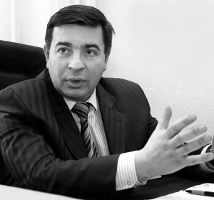 ”Нунсовец” Тарас Стецкив считает, что местные выборы нужно провести весной