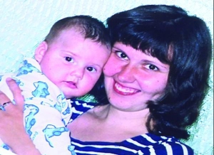 Харків’янка Тетяна Лимар із старшим сином Данилом. Вона працювала на кондитерській фабриці, а після декрету перевелася на хлібозавод